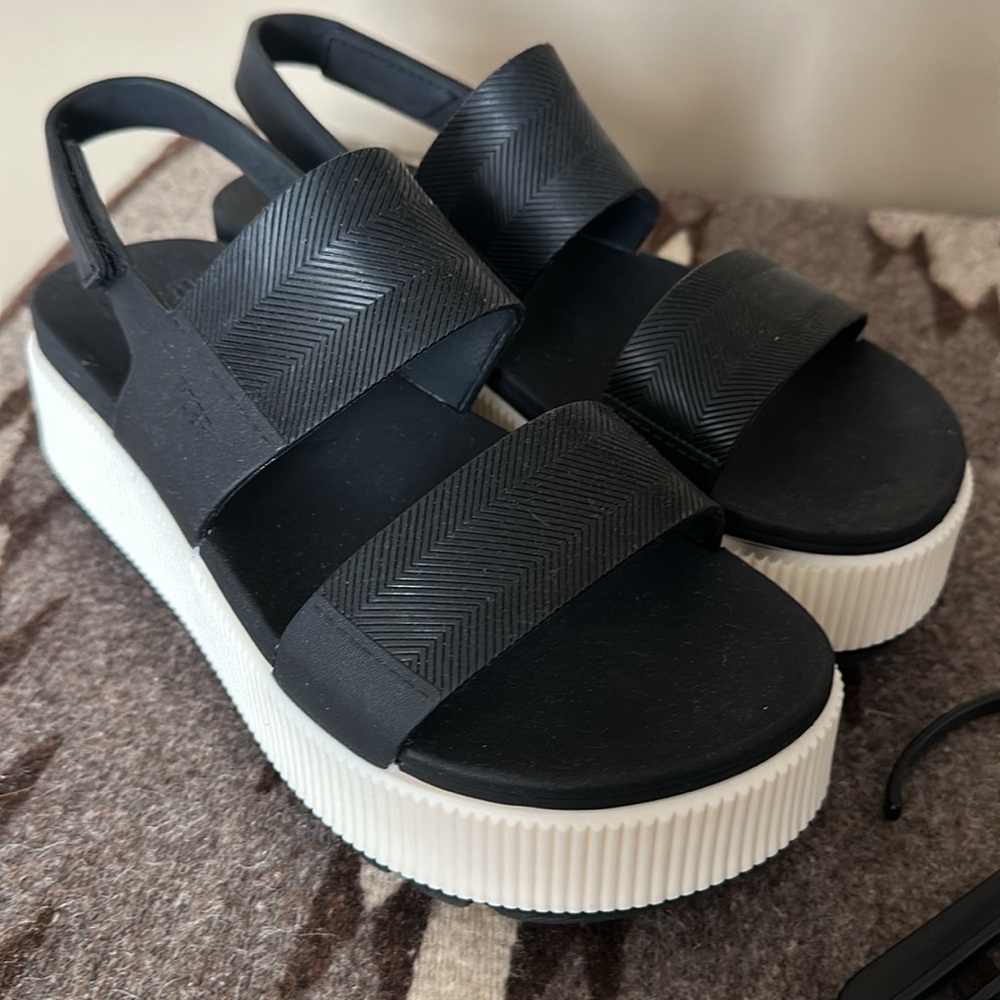 REEF Waterproof Platform Sandals Size 8 NWT